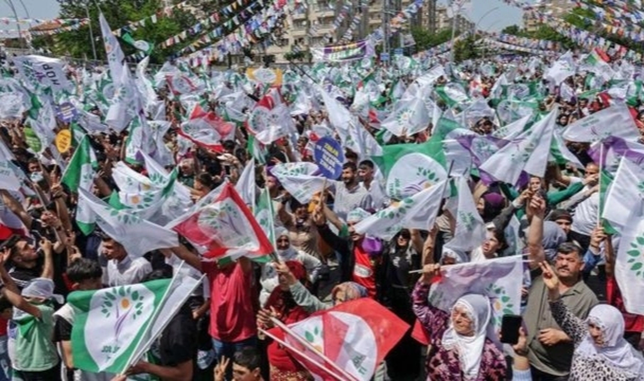 Yeşil Sol Parti’de eş başkanlık için hangi iki isim öne çıkıyor?