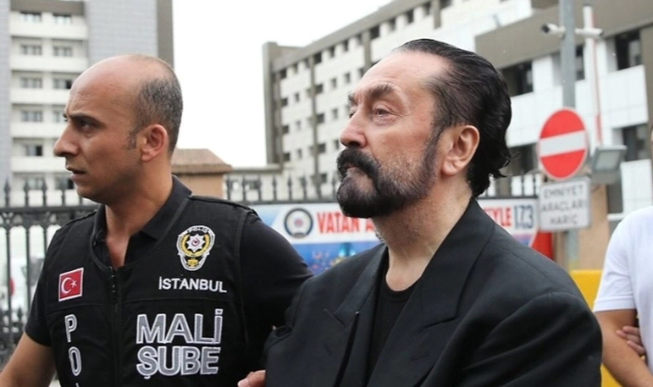 Adnan Oktar dosyasında yeni detaylar; "Çocuk yapmayı yasaklamıştı, ceza olarak geceleri ormana bıraktırırdı"