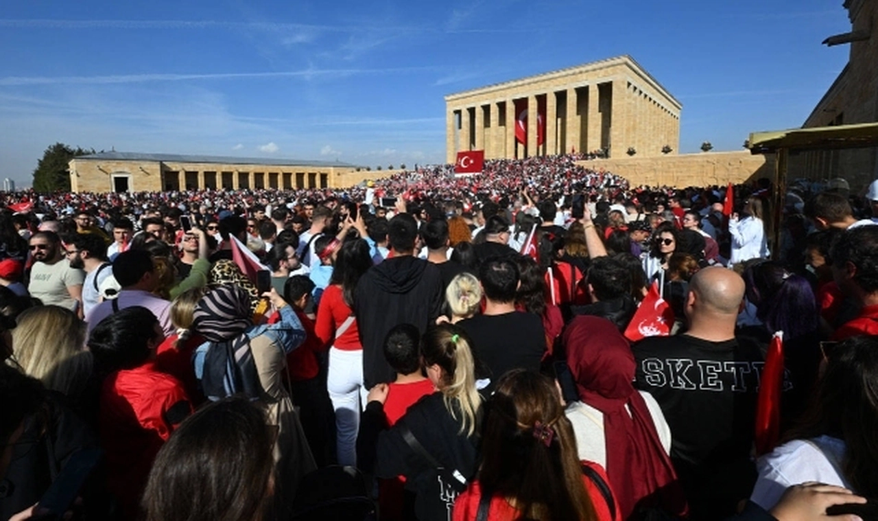 Anıtkabir'de ziyaretçi rekoru kırıldı