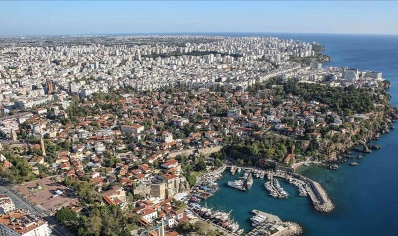 Antalya’da 5 konuttan biri yabancıya satıldı