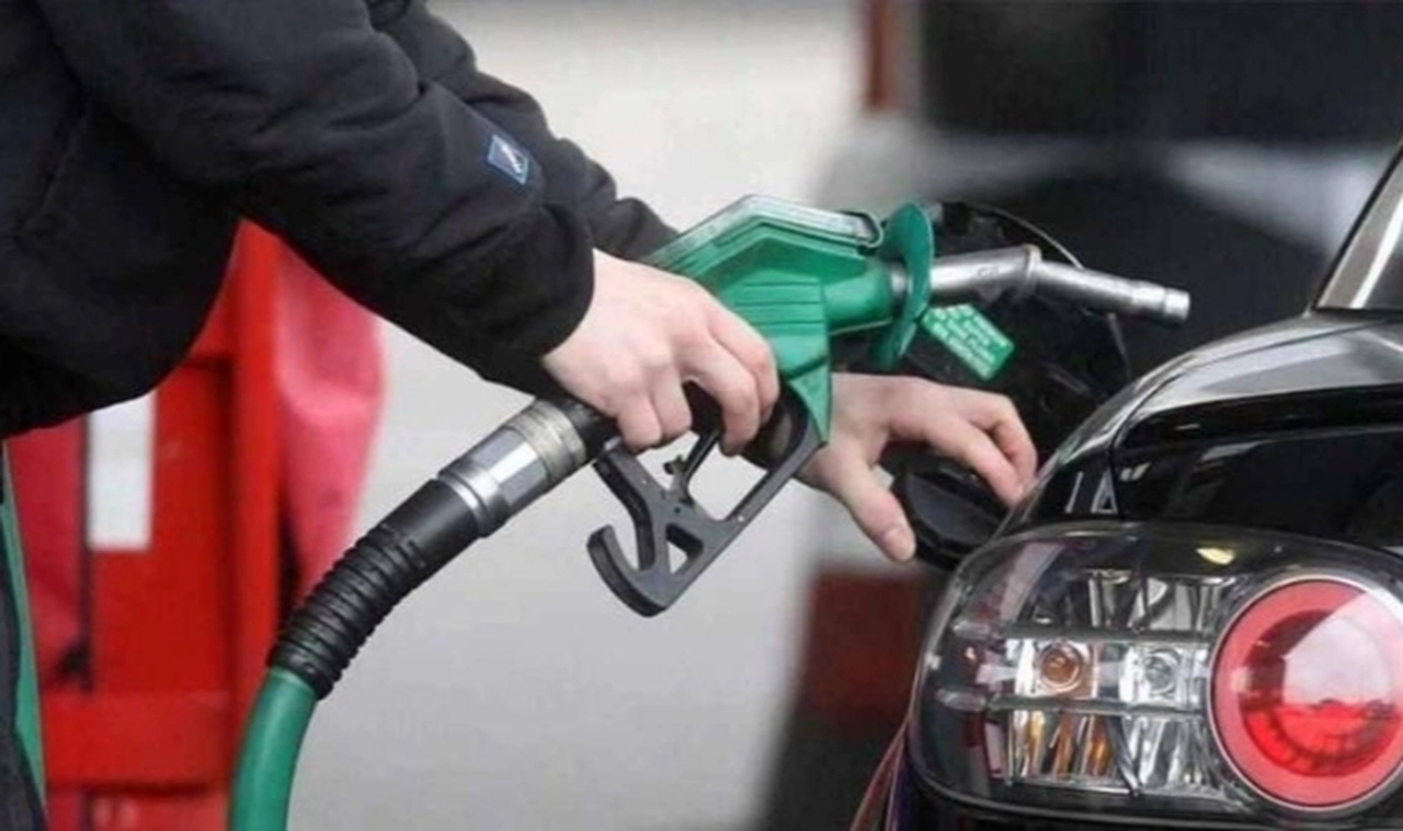 Benzine zam geldi