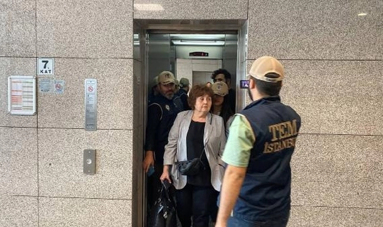 Gözaltına alınan gazeteci Ayşenur Arslan serbest bırakıldı