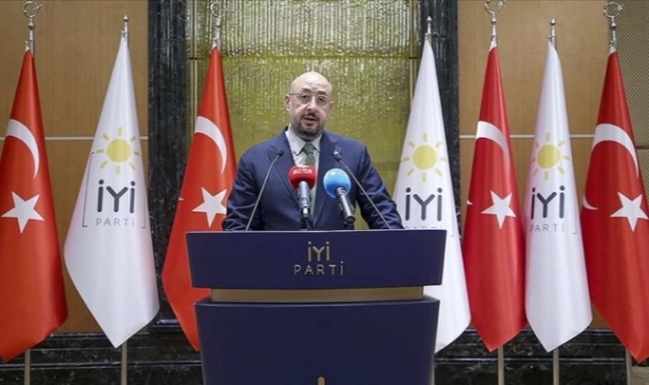 İYİ Partili Poyraz’dan ‘yargıda yeni yapılanma’ uyarısı