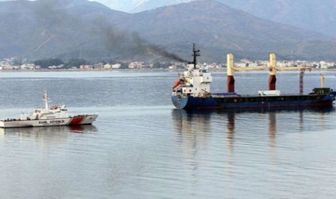 Kuru yük gemisinde patlama... Biri ağır 4 kişi yaralandı