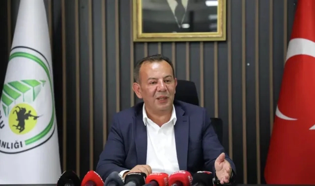 Tanju Özcan paylaştı: Ölürüm de görevi bırakmam diyenler için özel tasarım tabutlu koltuk