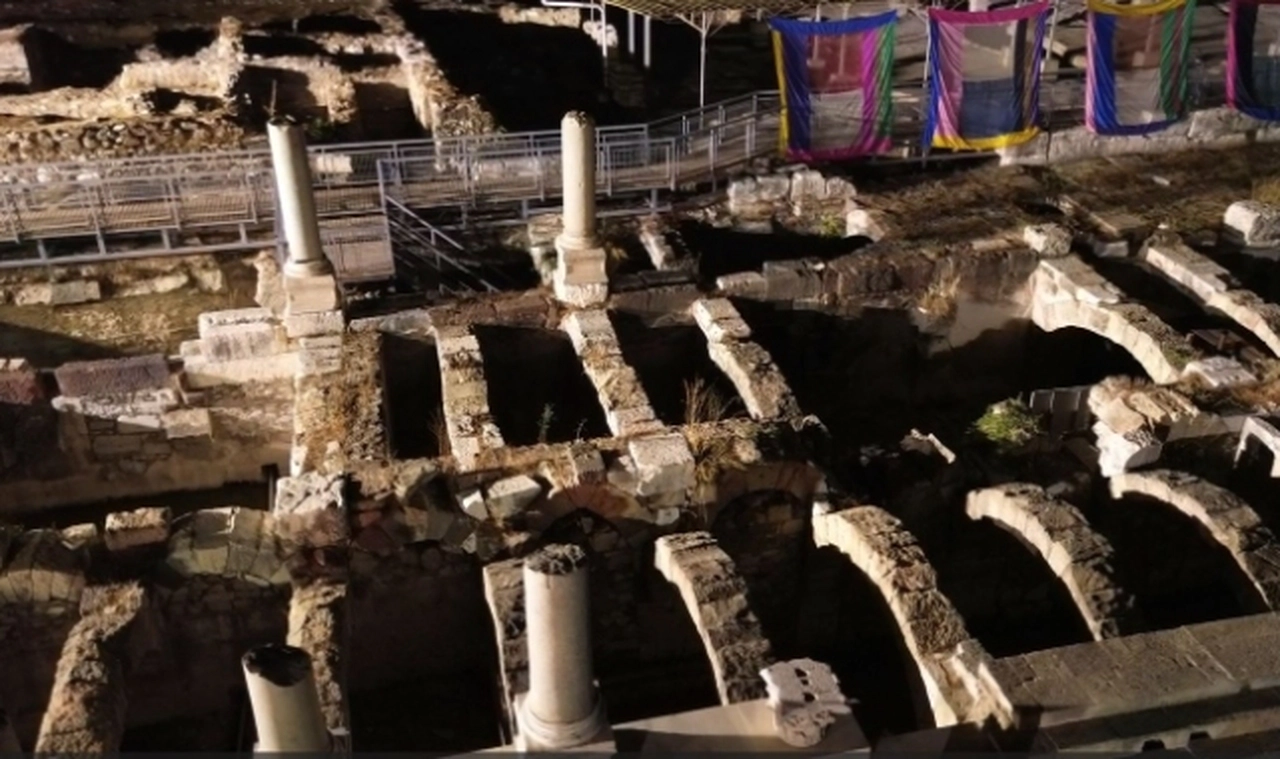 Turistler, Agora Ören Yeri’ndeki tarihe yakından tanıklık edecek