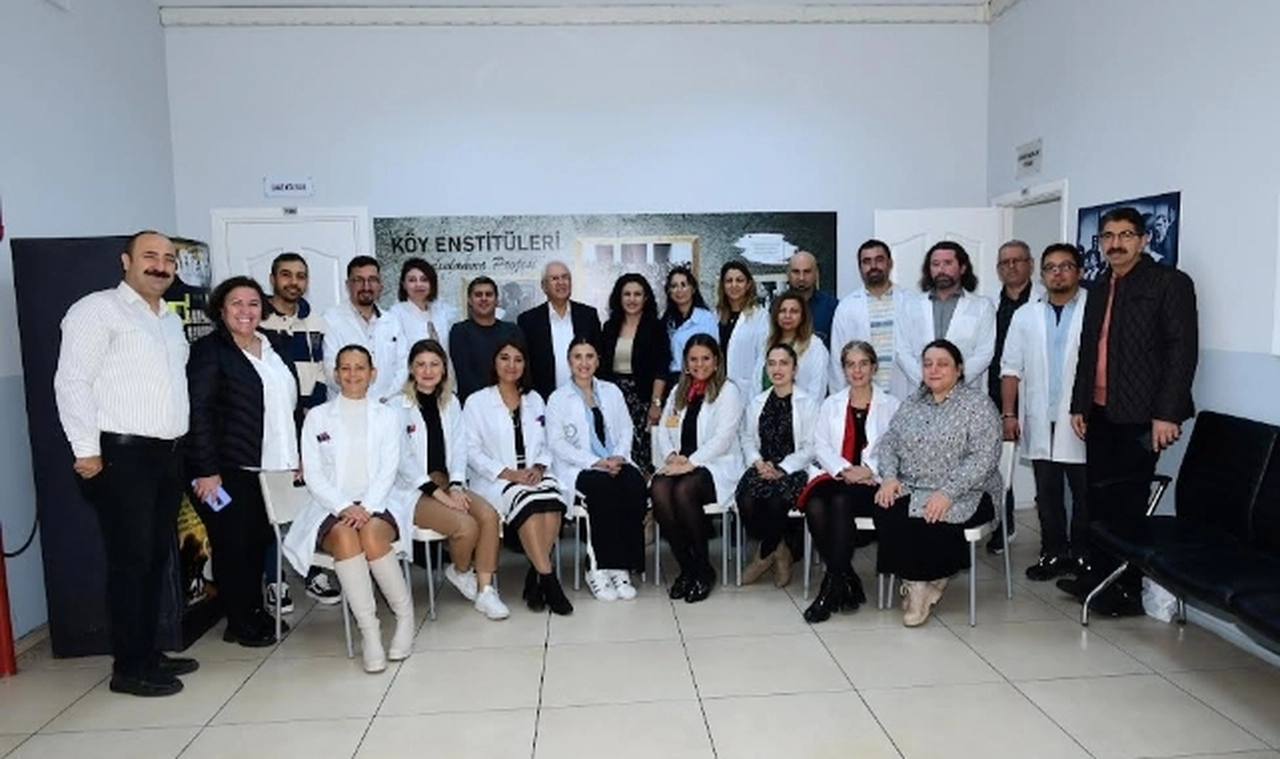 Başkan Selvitopu KARBEM öğretmenlerinin gününü kutladı