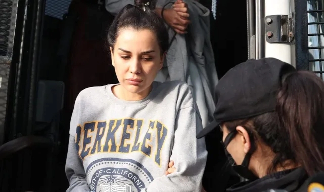 Dilan Polat intiharın eşiğinde
