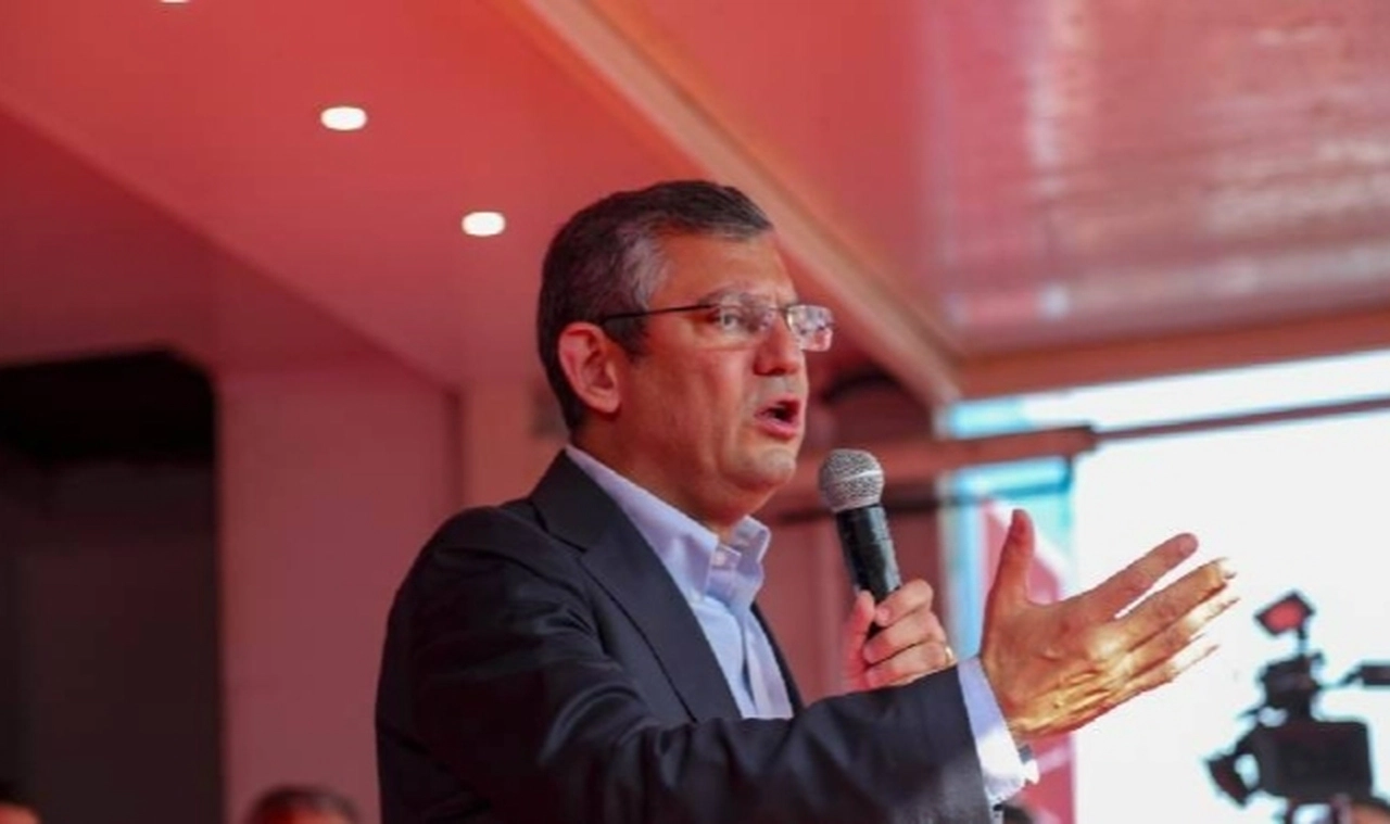 Özgür Özel'den Cumhurbaşkanı Erdoğan'a 'AYM' yanıtı: Aklını başına alsın, biz buradayız