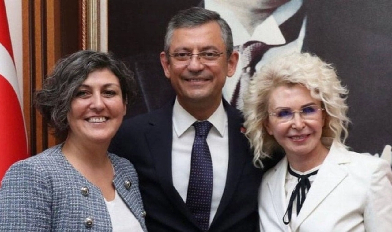 Özgür Özel'den, Kılıçdaroğlu'nun 37 yıllık çalışma arkadaşı ile 'devam' kararı
