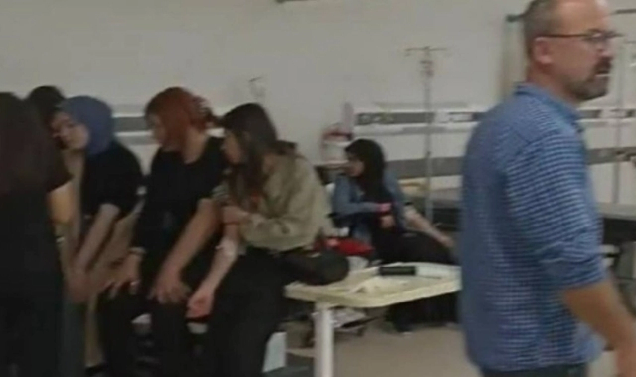 Yalova'da KYK yurdunda 140 öğrenci hastaneye kaldırıldı