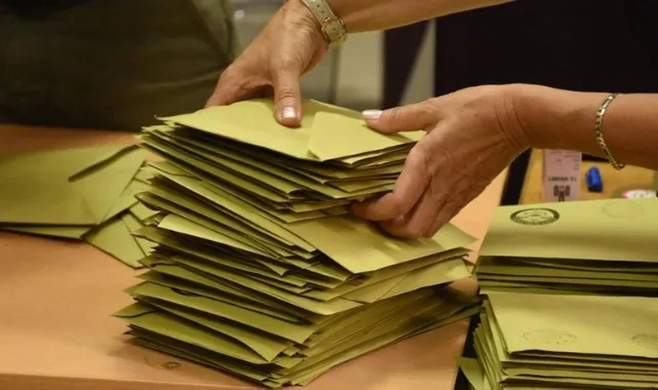 AK Parti, 6 büyükşehir için temayyül yoklaması yapacak