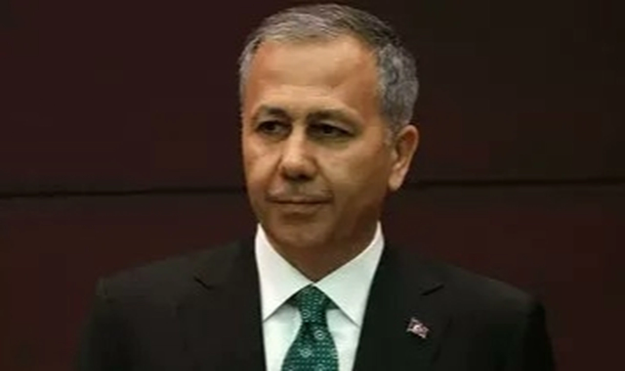 Ali Yerlikaya açıkladı: 445 polis FETÖ'den açığa alındı