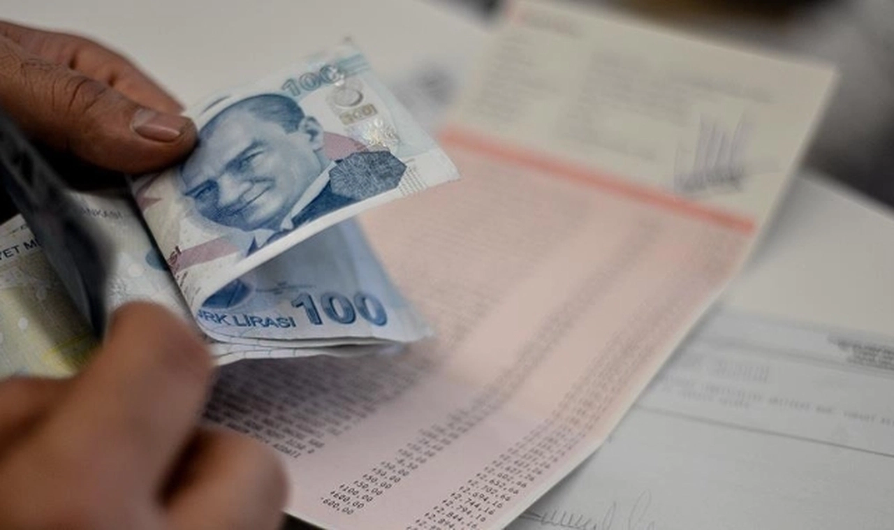 Bakan Işıkhan duyurdu: Çalışan emekliye 5 bin lira ne zaman verilecek?
