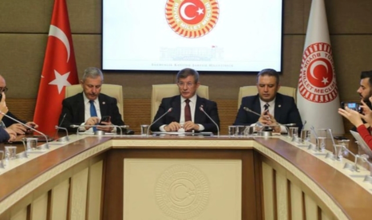 Davutoğlu: Asla dememeyi öğrendim, her partiyle görüşürüz