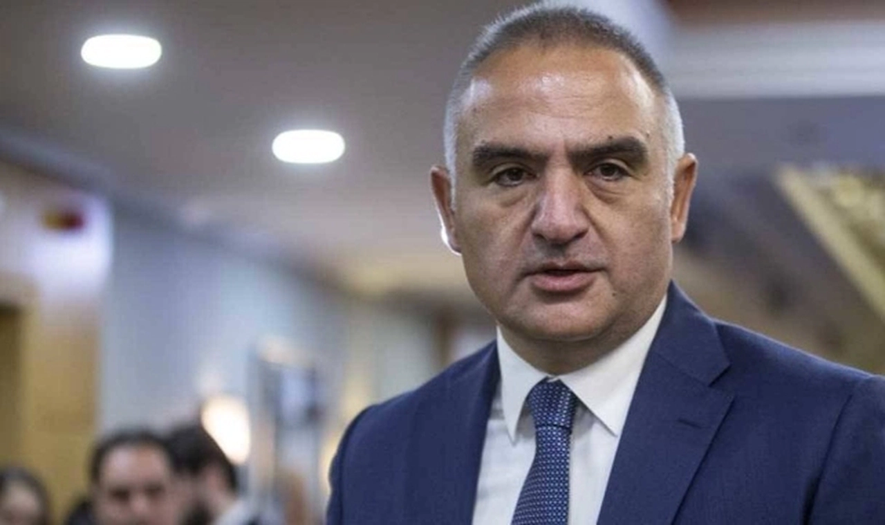 Kültür Bakanı Ersoy usulsüzlüğe kulak tıkadı