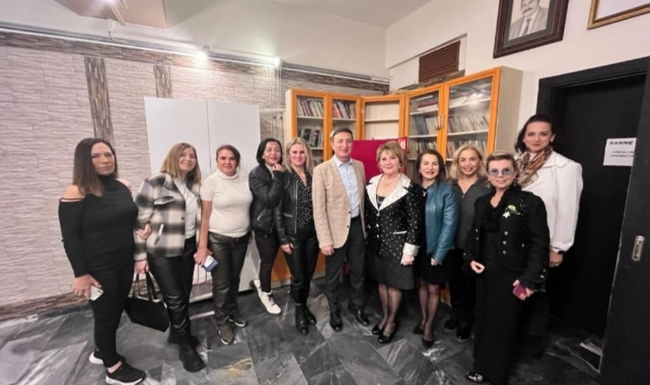 Lösemili çocukların tiyatro heyecanı