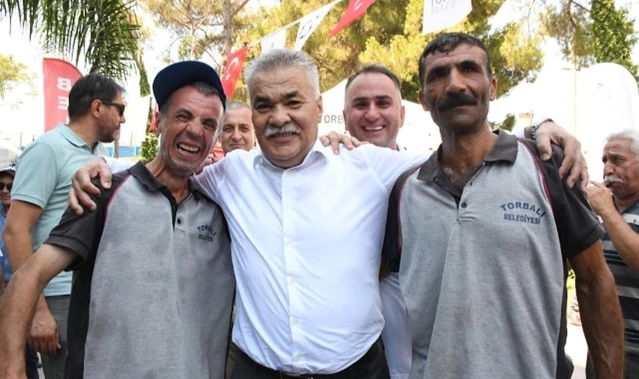 Torbalı Belediyesi, işçisini enflasyona ezdirmedi