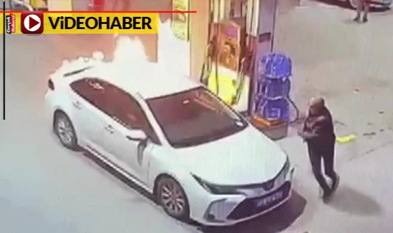 Yakıt doldurulan otomobil alev aldı