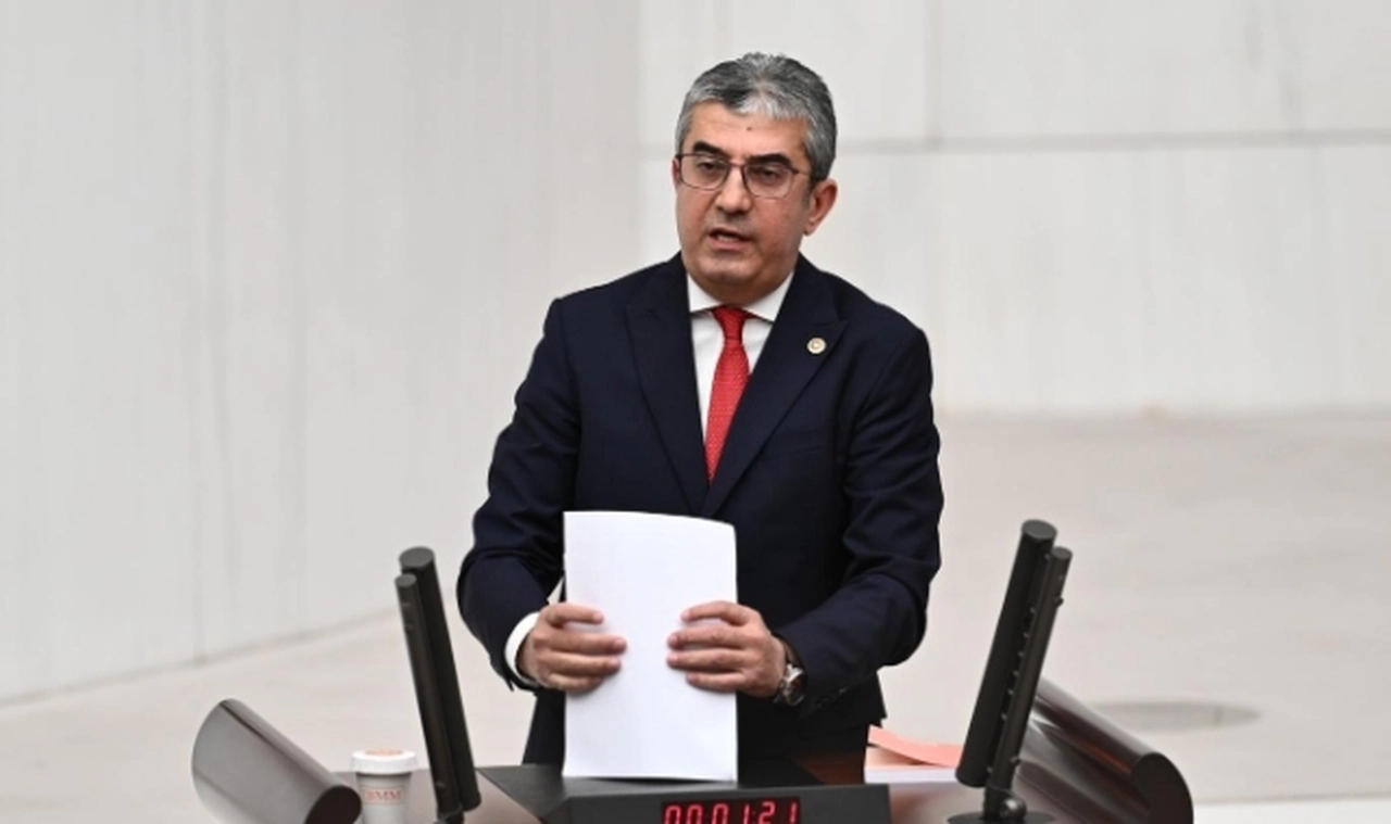 CHP Grup Başkanvekili Günaydın'dan Akşener'in "afişlerinin engellendiği" iddiasına yanıt