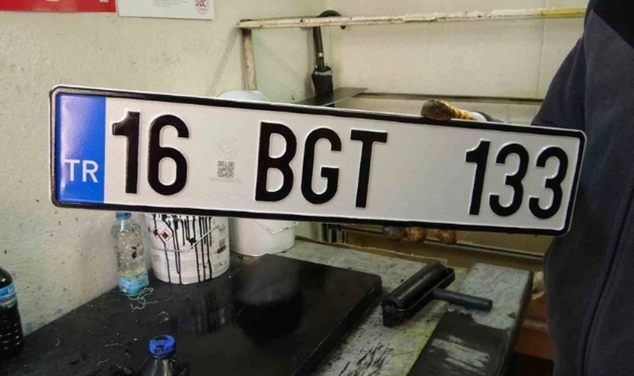 Plakalarda karekod dönemi: Eski plakalar değişecek mi?