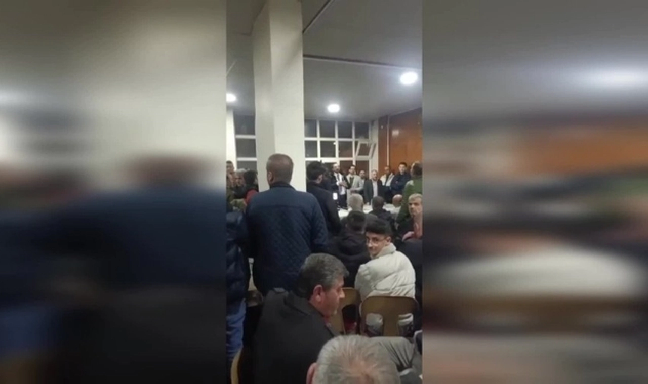 AK Parti belediye başkan adayına zehir zemberek sözlerle tepki gösterdi: '25 yıllık AK Partililiğimi bıraktım'
