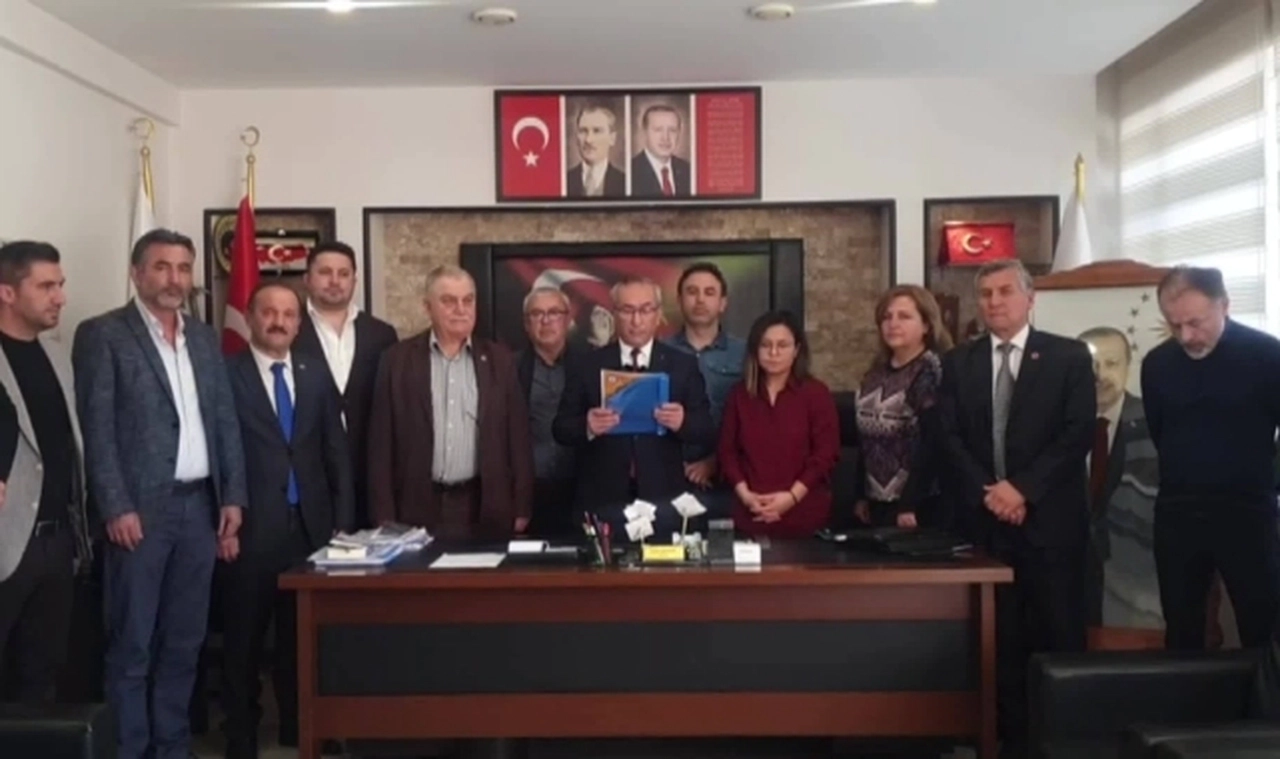 AK Partili başkan, yerine aday gösterilen isme yüklendi: Milletvekilimize ağıza alınmayacak sözler sarf eden biri!