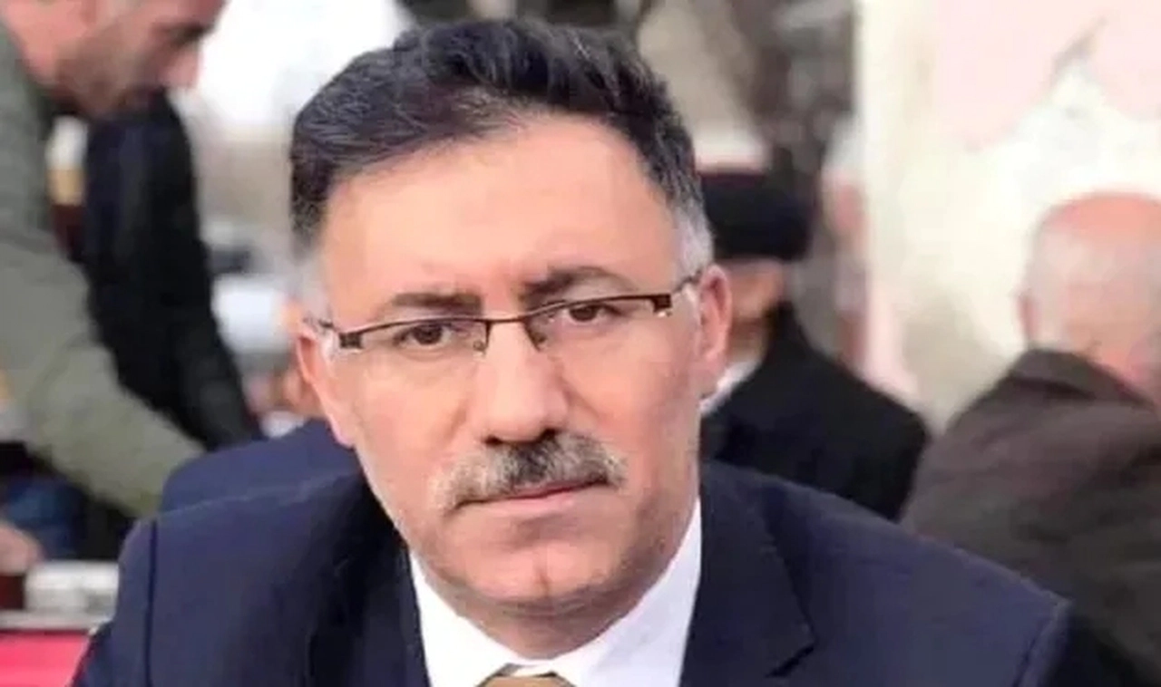 AK Partili eski isimden DEM adaylarının başvurusunun reddedilmesine tepki