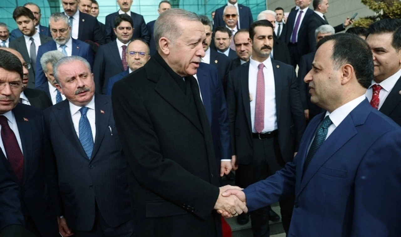 CHP'den AYM Başkanı Zühtü Arslan'a tebrik: "Cumhurbaşkanı'nın gözünün içine baka baka anlattı"
