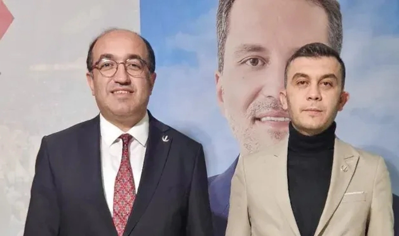 Davutoğlu'na 'Davanı satmayacaktın' diyen belediye başkanı, Yeniden Refah'a geçti