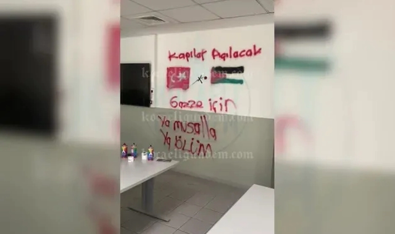 Gebze'de işçilerin rehin alındığı fabrikadan ilk fotoğraf: Gazze için