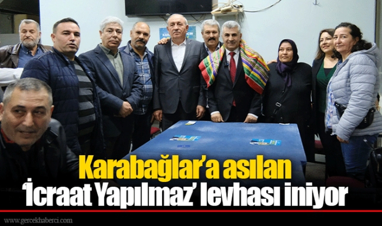 Karabağlar'a asılan 'İcraat Yapılmaz' levhası iniyor  