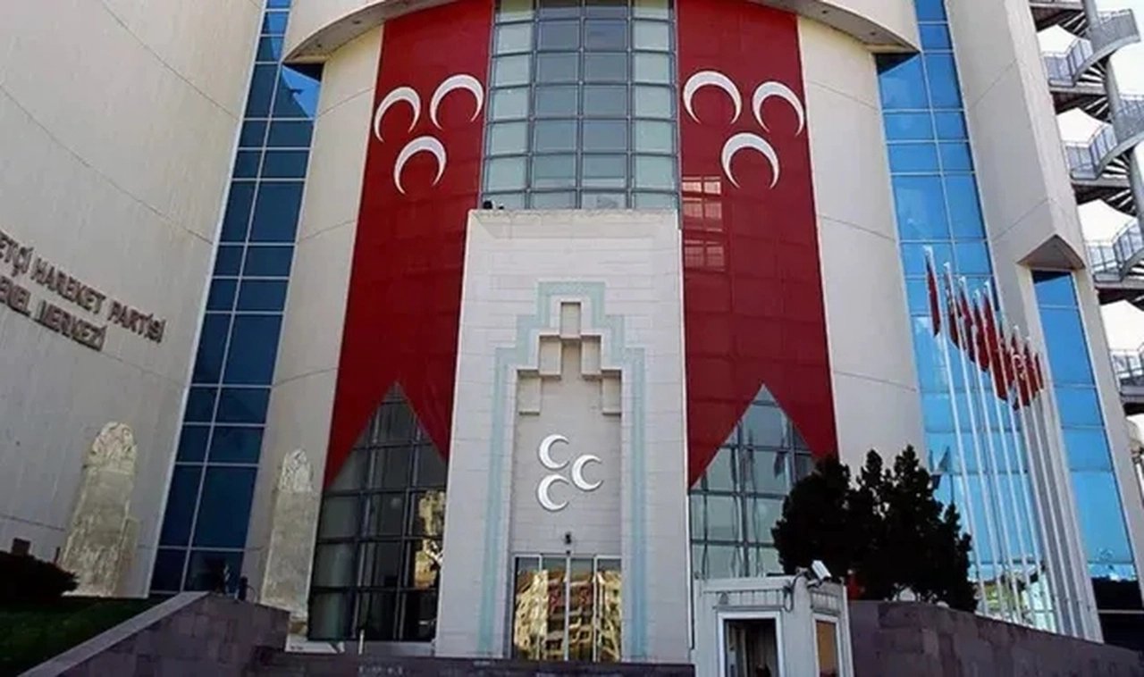 MHP aday listelerini YSK'ye teslim etti