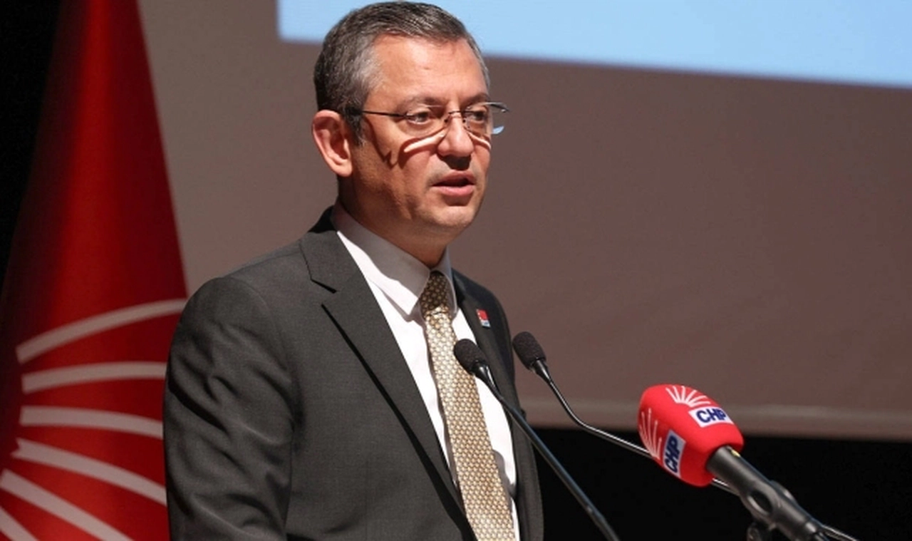 Özgür Özel'den Erdoğan'a tepki: Siyasi şantaj yapıyor