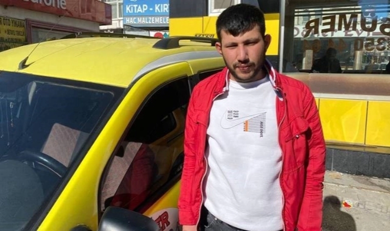 Taksi şoförü aracına aldığı müşterisi tarafından bıçaklandı!
