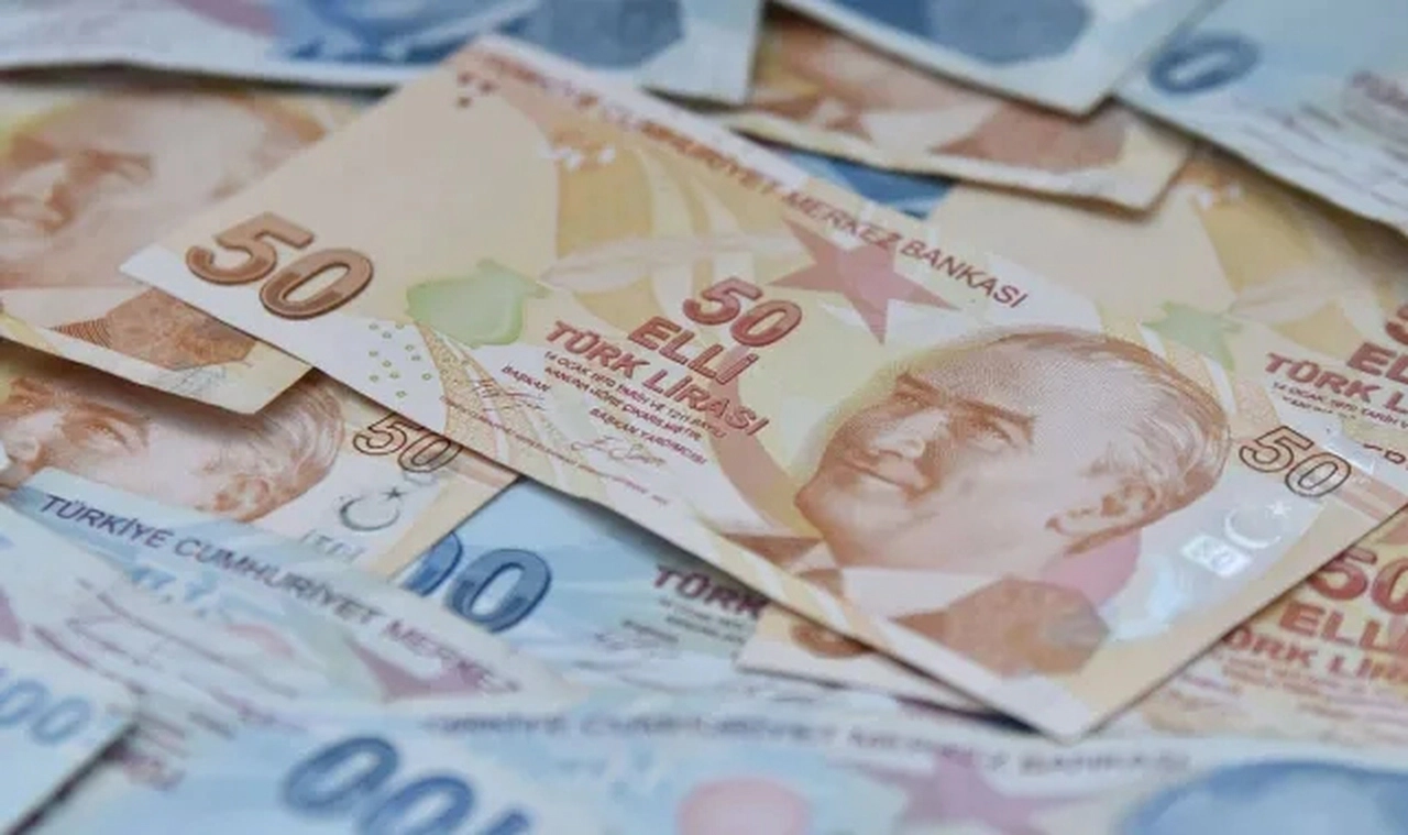 Tüketici kredilerinde büyüme sıkılaşmaya rağmen 6 ayın zirvesinde