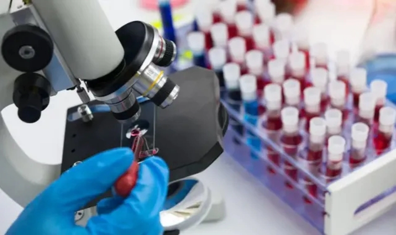 AIDS'te yeni tedavi umudu: HIV'i hücreden ayırma denemesi başarılı oldu