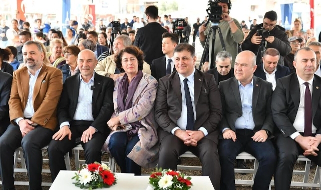 Başkan Tugay: Kentin geleceğini de planlamak adına önemli çalışmalar yaptık