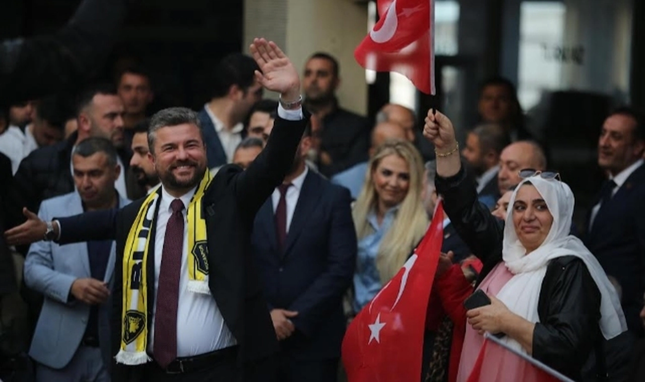 CHP Buca'da üçüncü Seçim Noktası İzkent'te açıldı