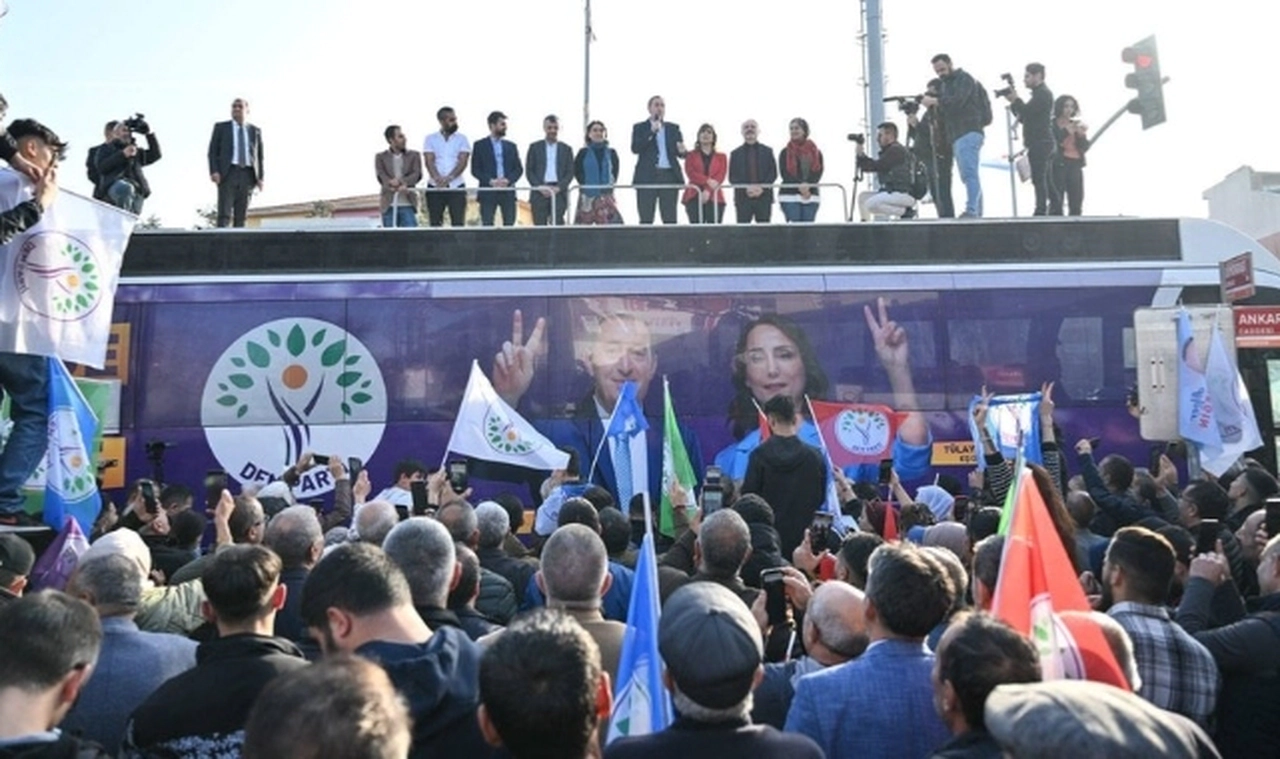 Seçim bildirgesi açıklandı: İşte DEM Parti'nin İstanbul vaatleri