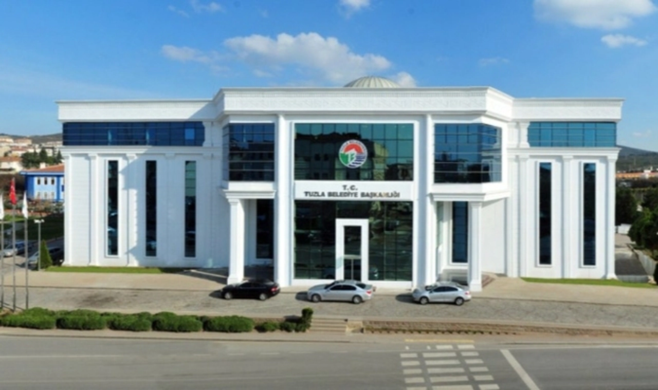 AK Parti’den CHP’ye geçen Tuzla Belediyesi, devir teslimden önce 57 milyonluk taşınmazı satılığa çıkardı