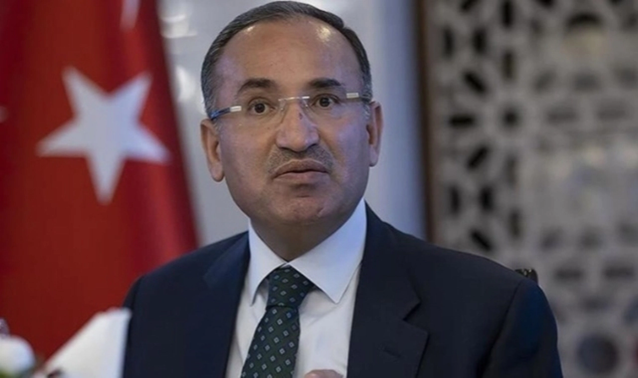 AKP'li Bozdağ'dan özeleştiri: Ortaya çıkan sonucun sorumluları bizleriz