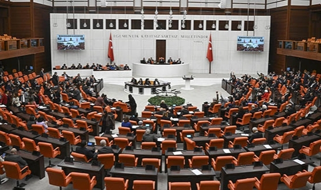 Belediye başkanı seçilen CHP'li 4 vekilin, milletvekilliği sona erdi