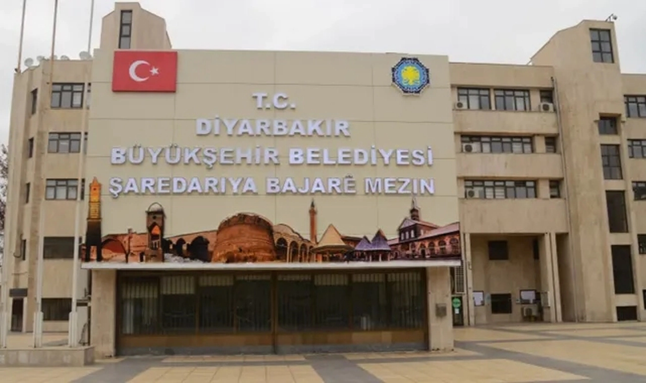 Diyarbakır kayyumu, belediyeyi devretmeden evvel spor tesislerini Gençlik ve Spor Bakanlığı’na devretti
