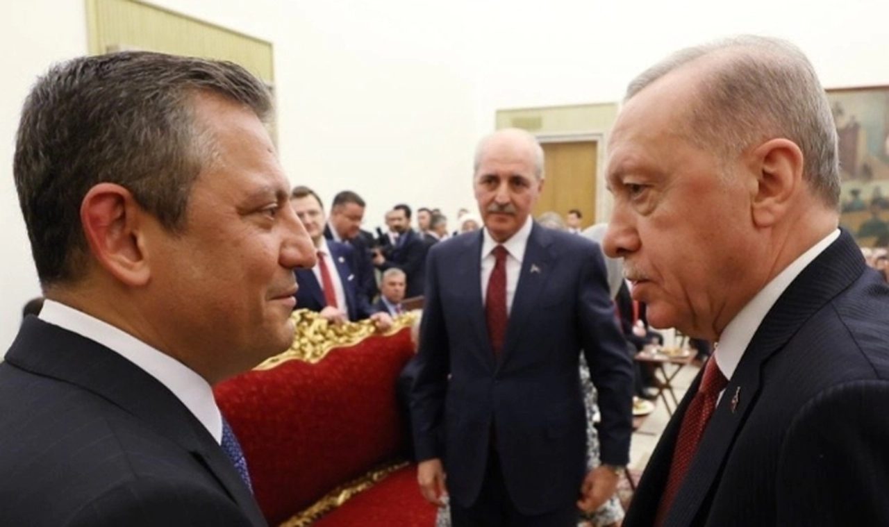 Erdoğan ve Özel çay davetinde buluştu