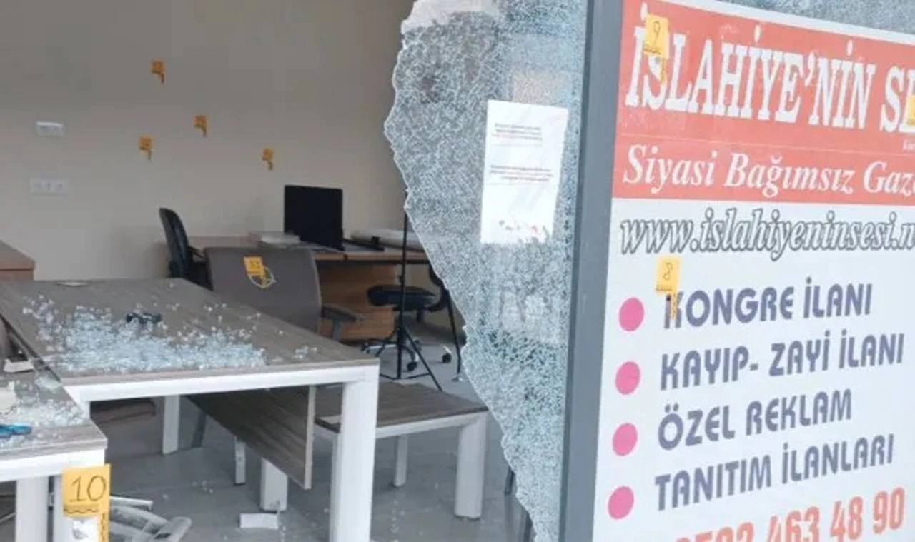 Gaziantep'te yerel gazetenin ofisi kurşunlandı