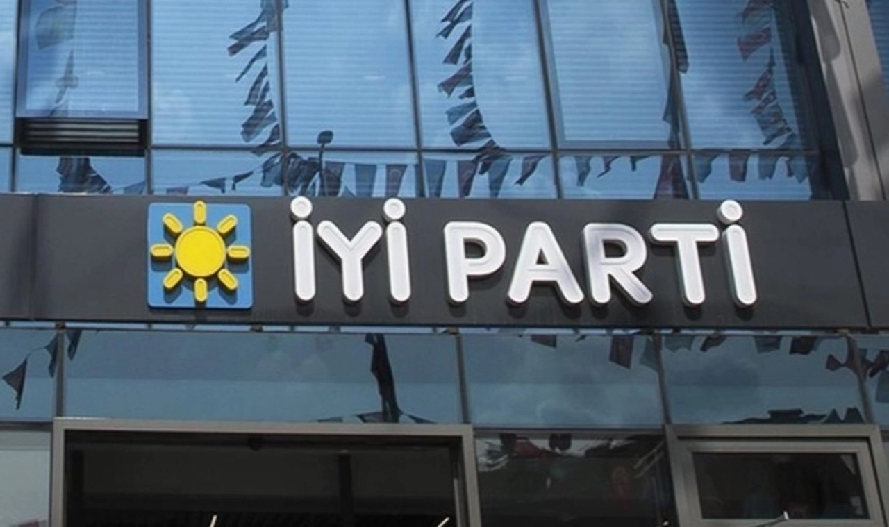 İYİ Parti'de sular durulmuyor: Tarsus İlçe Başkanı Burak Özdil istifa etti