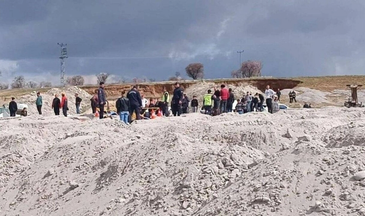 Niğde'de patates deposu kazısında göçük: 2 can kaybı, 3'ü ağır 4 yaralı