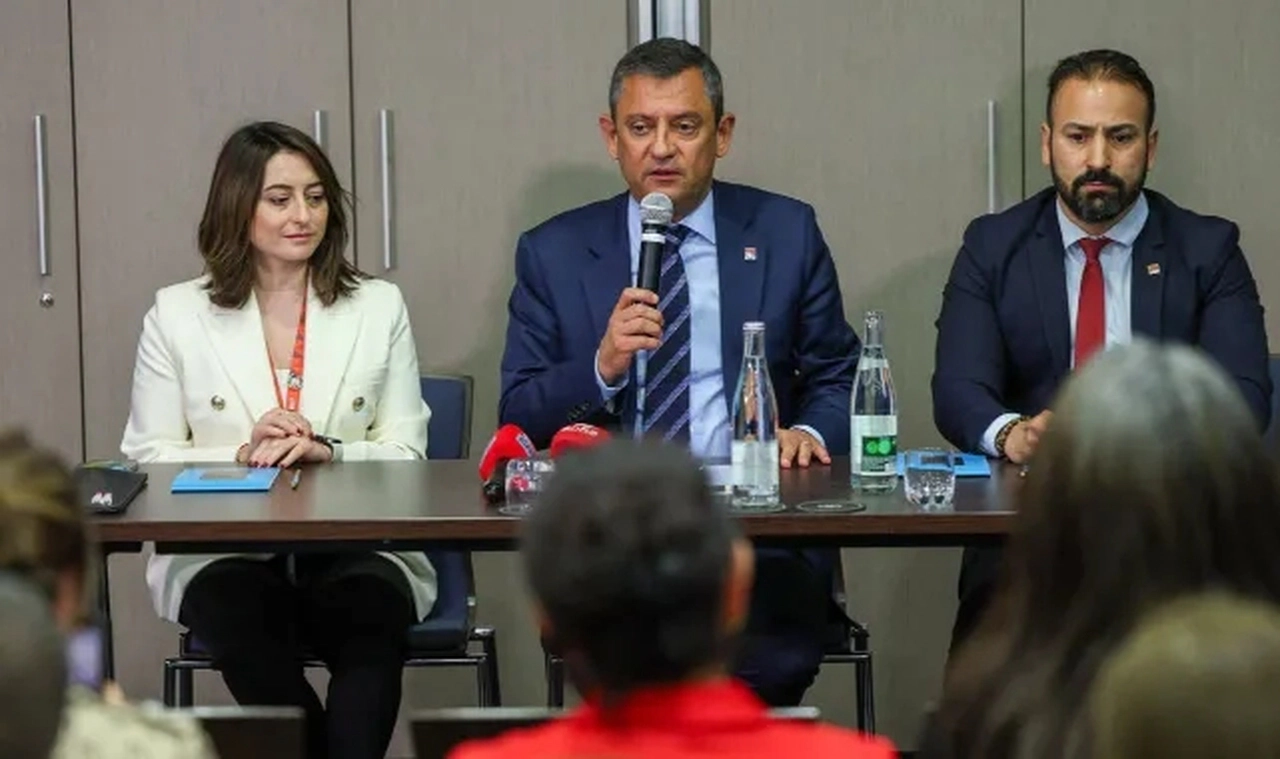 Özgür Özel: Vize serbestisi engeli CHP iktidarında 15 günde aşılır
