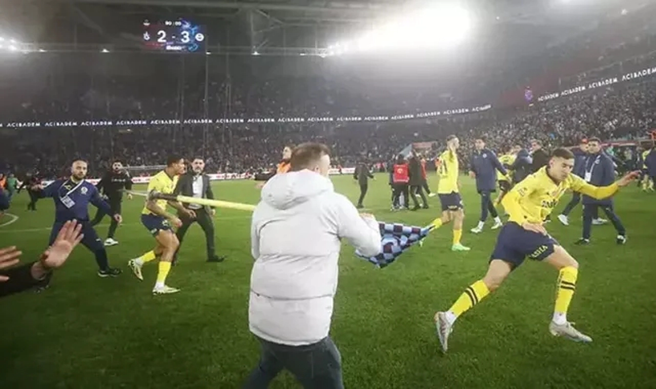 Trabzonspor-Fenerbahçe maçının PFDK sevkleri açıklandı!